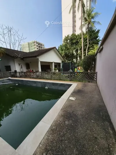 Villa 5 pièces avec piscine — Marcory Zone 4
