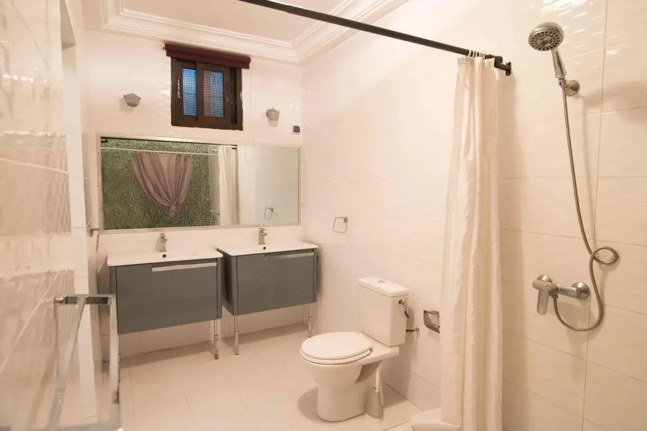 Villa F5 4 chambres avec piscine — Cocody Riviera 3