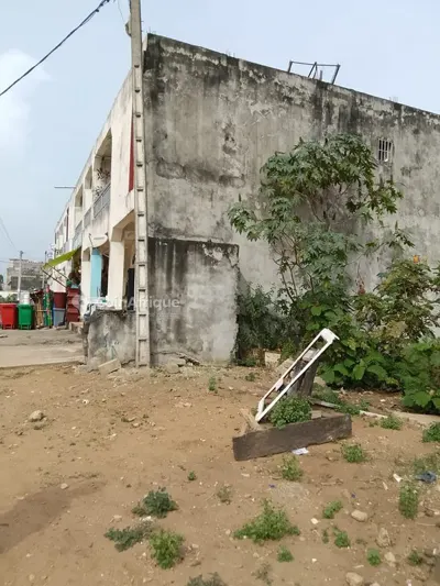 Terrain 638 m² commercial — Riviera Palmeraie