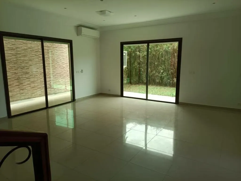 Maison 6 pièces 4 chambres avec piscine — Cocody Riviera 4