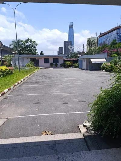 Espace événementiel et restaurant 3000 m² avec parking — Plateau