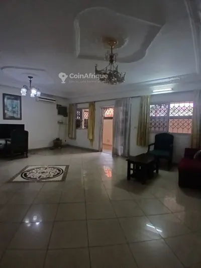 Villa duplex 7 pièces — Cocody Angré 8e tranche