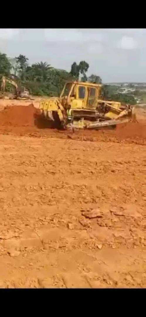 Terrain 300 m² en bordure de route — Djibi Extension