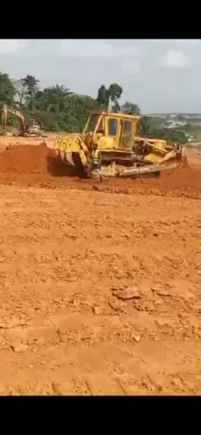 Terrain 300 m² en bordure de route — Djibi Extension