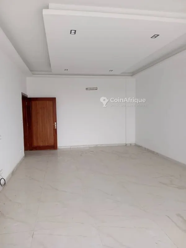 Appartement 4 pièces avec parking et ascenseur — Bietry Zone 4