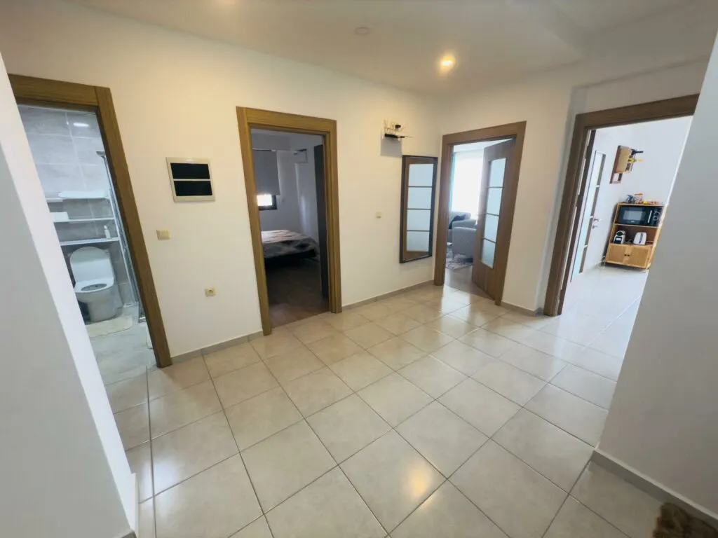 Appartement 4 pièces 3 chambres — Marcory Zone 4