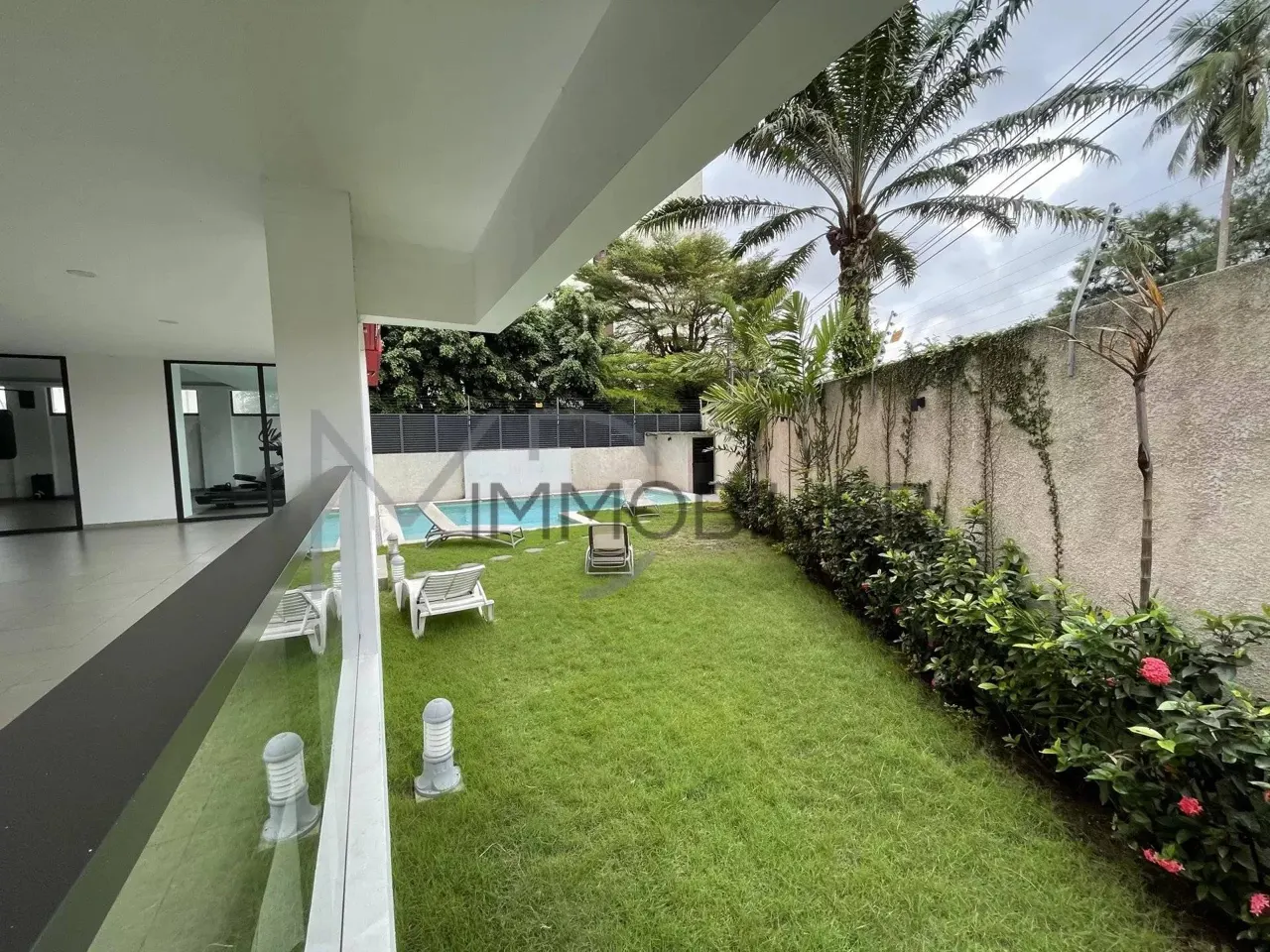 Appartement 4 pièces 200 m² — Marcory Zone 4