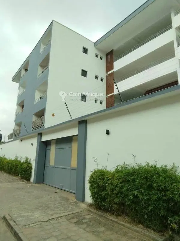 Appartement à louer — Riviera Mbadon