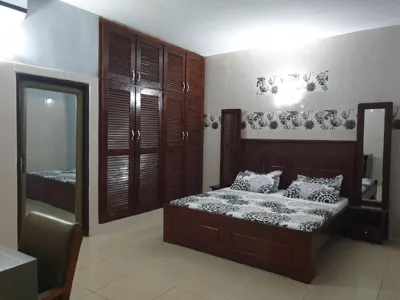 Villa 3 pièces meublée — Yopougon