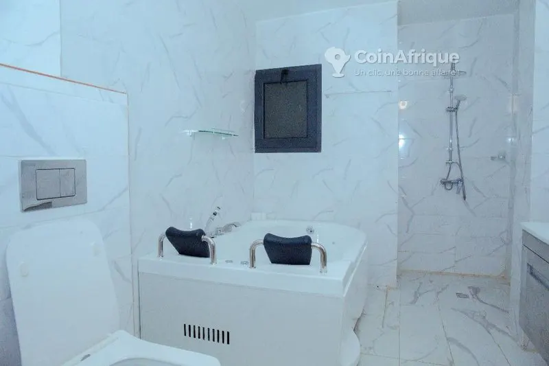 Appartement 4 pièces meublé haut standing — Plateau Indenié