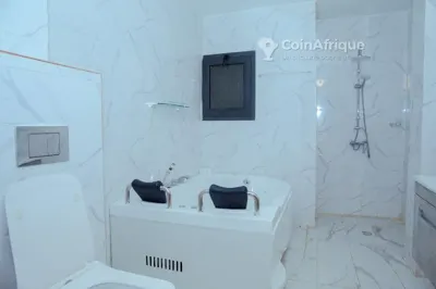 Appartement 4 pièces meublé haut standing — Plateau Indenié