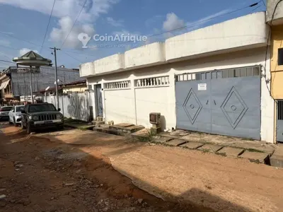 Villa basse 4 pièces avec garage — Yopougon Lauriers