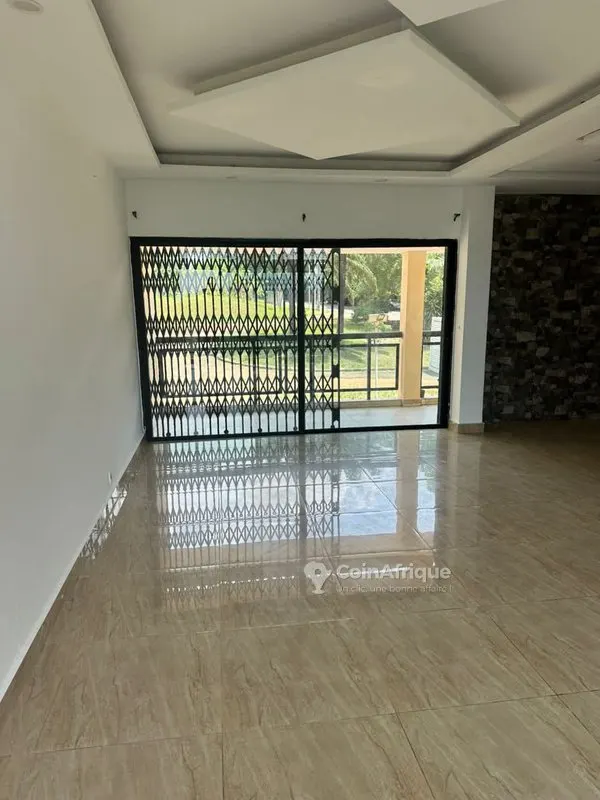 Appartement de standing 4 pièces — Cocody Riviera Golf