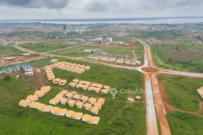 Terrain 300 m² — Songon
