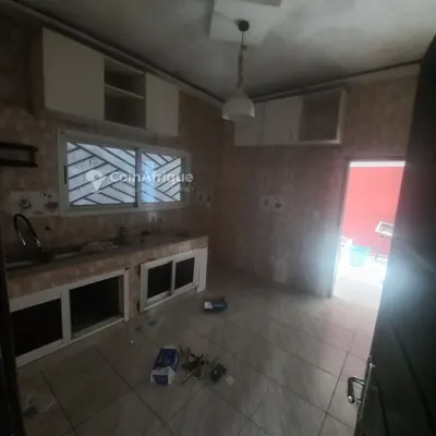 Triplex 8 pièces avec garage — Cocody Riviera Faya