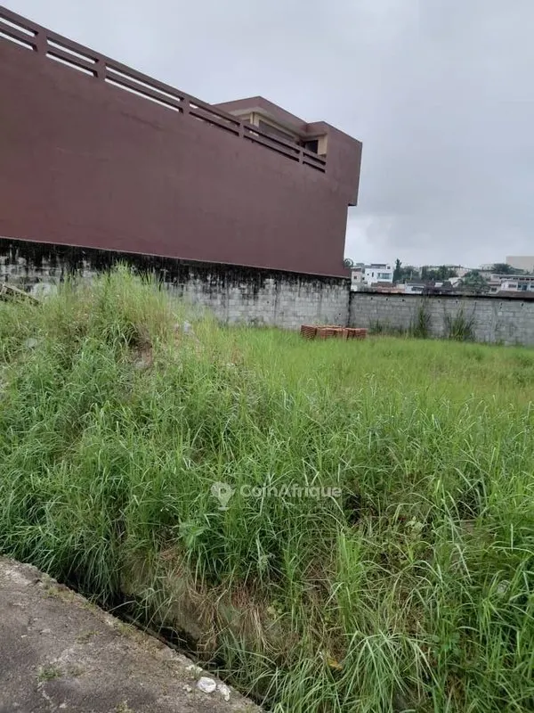 Terrain 400 m² — Riviera