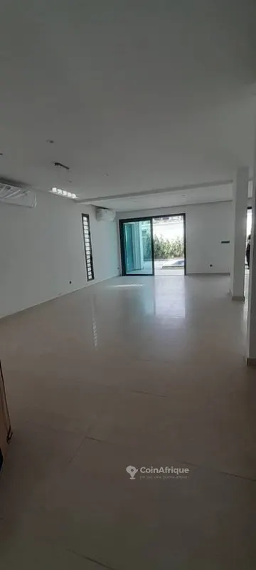Villa duplex 7 pièces avec piscine — Cocody Riviera 5