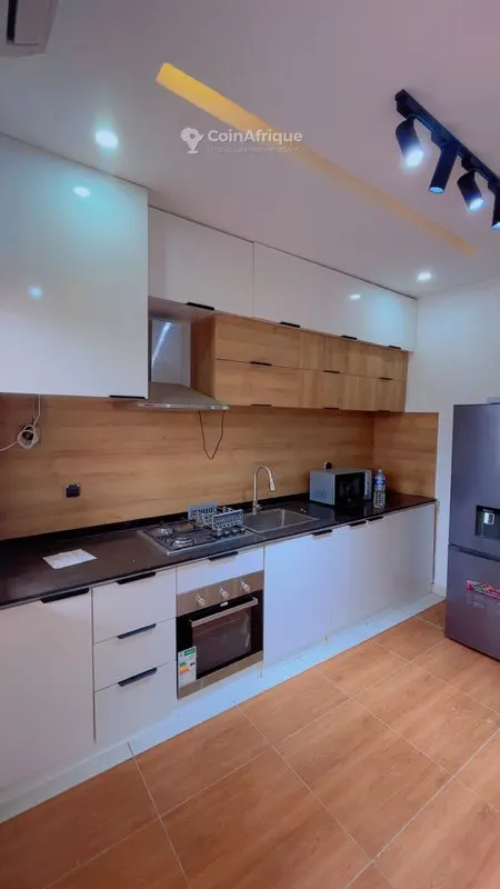 Appartement 5 pièces 200 m² — Angré
