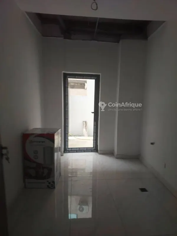 Appartement 5 pièces avec piscine — Cocody 2 Plateaux 7ème tranche