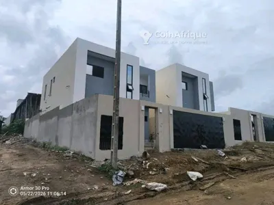 Villa duplex 5 pièces avec vue jardin botanique — Bingerville
