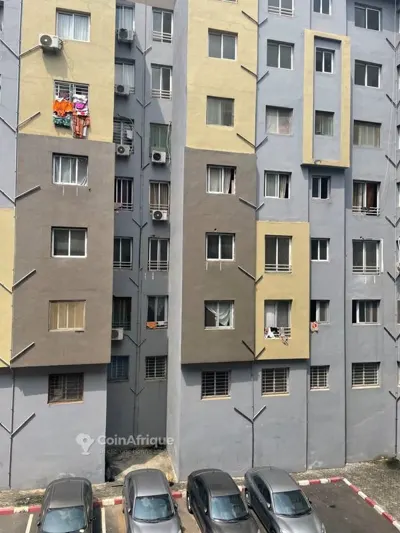 Appartement 4 pièces neuf avec ascenseur — Attécoubé Addoha Locodjoro