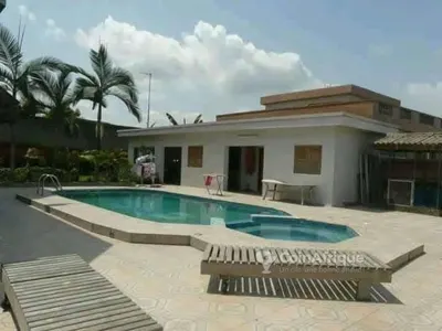 Villa duplex 12 pièces avec piscine et jardin — Yopougon Résidentiel