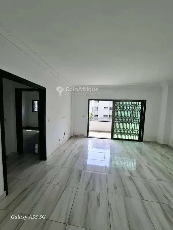 Appartement 3 pièces — Cocody-Angré 8ème tranche