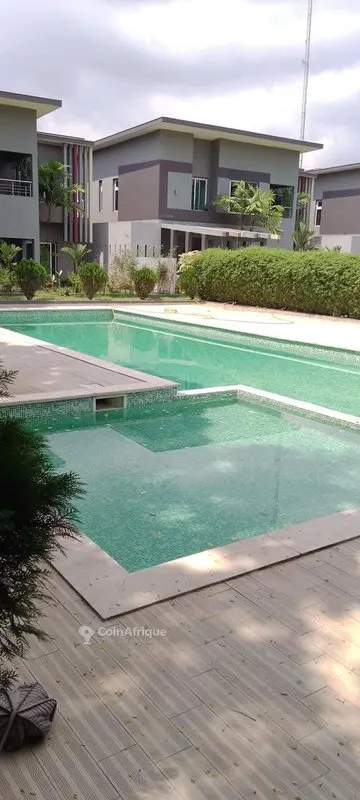 Duplex 5 pièces avec piscine — Cocody Deux Plateaux