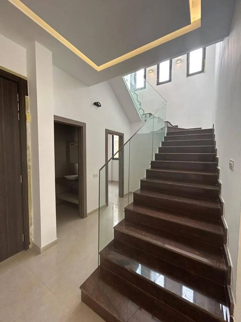 Villa duplex haut standing 5 chambres avec piscine — Cocody II Plateaux