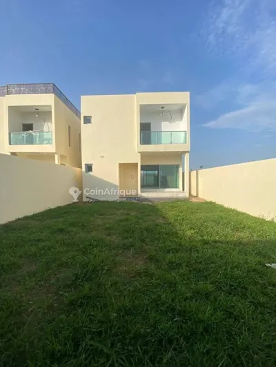 Villa duplex 6 pièces avec vue lagune — Bingerville Anan Gbontchui