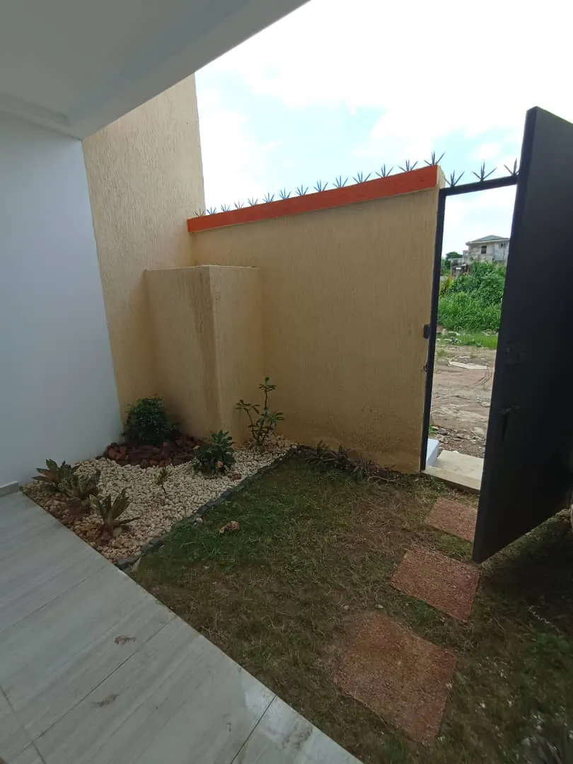 Villa duplex 5 pièces — Bingerville N'Moket