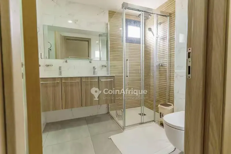Appartement 4 pièces haut standing — Cocody Riviera Golf Beach