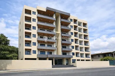 Appartement 4 pièces avec chambre nounou — Zone 4