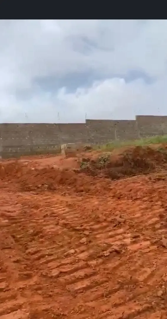 Terrain 400 m² — Anyama Ebimpé