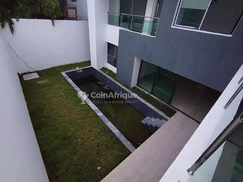 Location villa 8pièces - Cocody rivera golf