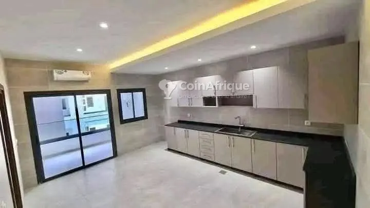 Appartement 4 pièces haut standing — Cocody Danga