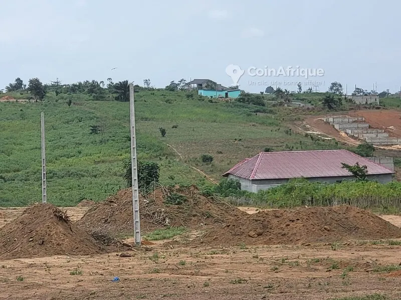 Terrain 400 m² — Anyama
