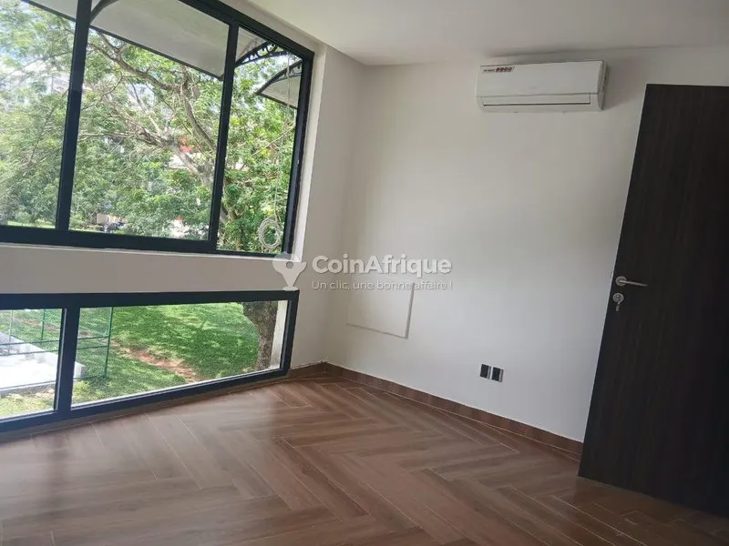 Appartement standing 2 pièces rénové — Le Plateau