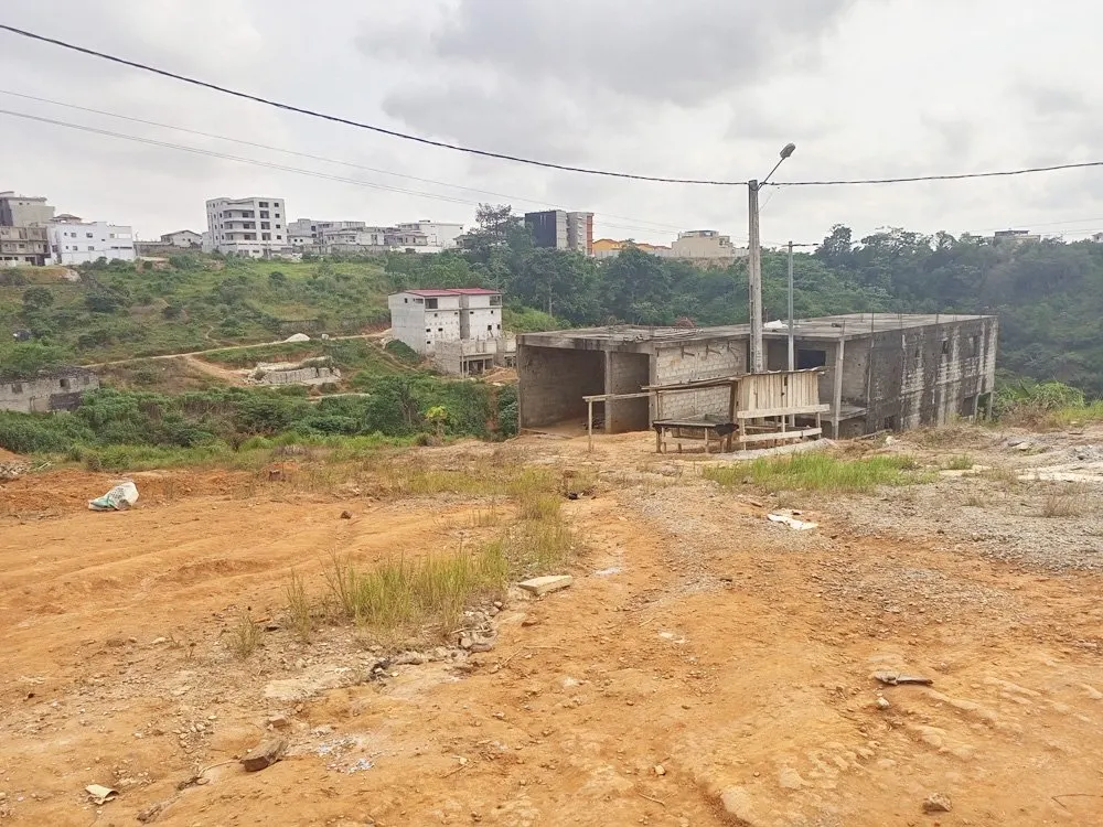 Villa duplex inachevé F5 — Bingerville Féh Kessé