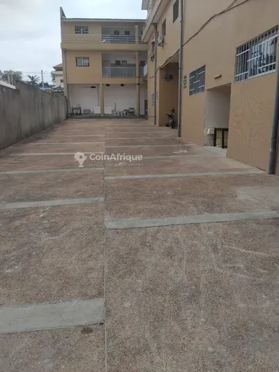 Appartement 3 pièces avec parking et jardin — Riviera Bonoumin