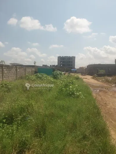 Terrain 600 m² avec ACD — Cocody-Angré CHU