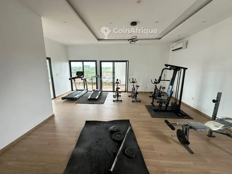Penthouse 5 pièces avec ascenseur et salle de sport — Riviera 3