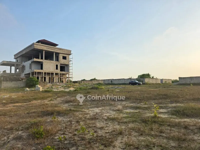 Terrain 497 m² avec vue lagunaire — Port-Bouet