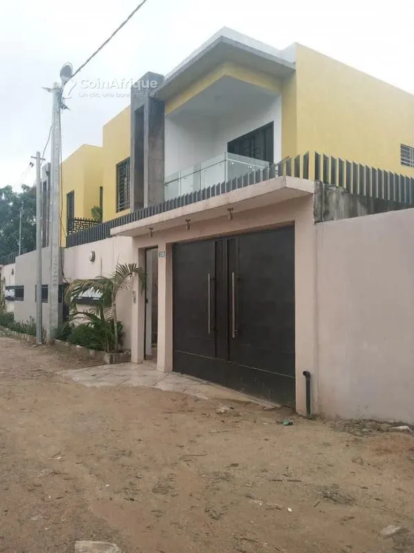 Villa duplex 4 pièces avec piscine — Cocody Riviera 4