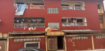 Immeuble R+2 avec 6 appartements et villa jumelée — Yopougon Selmer