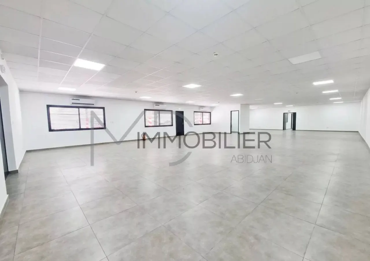 Bureaux aménagés 777 m² — Treichville Zone 3