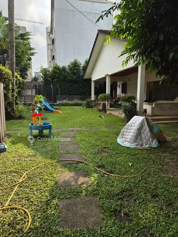 Villa 5 pièces avec piscine — Marcory Zone 4