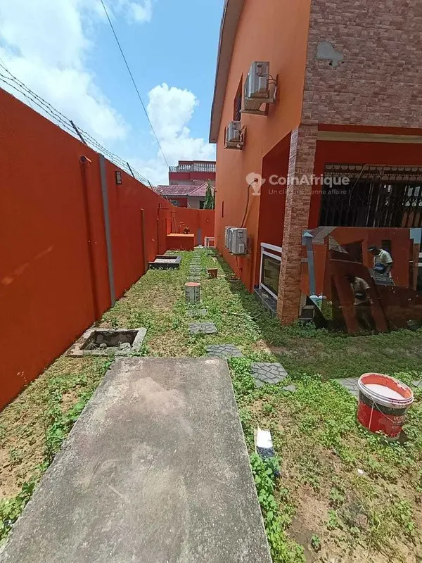 Villa duplex 7 pièces avec piscine — Cocody Angré 8ème Tranche