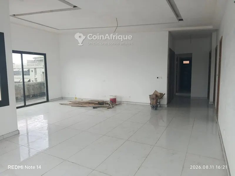 Location appartements 5 pièces - cocody angre rond-point cnps