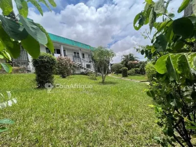 Villa duplex 6 pièces avec jardin et vue lagunaire — Bingerville